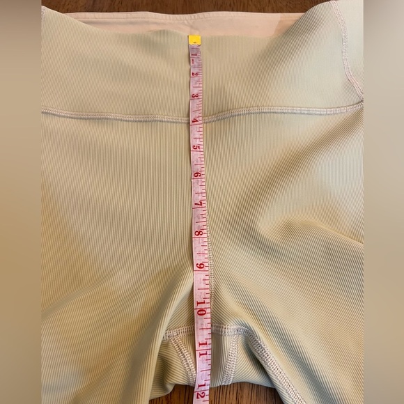 Lululemon Ribbed Contoured High-Rise Spandex Shorts 8" - Dew Green - Picture 9 of 11